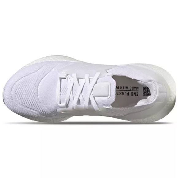 NIB Adidas Women’s Ultra Boost 22 Running Sneakers in White in size 7 - Picture 4 of 12